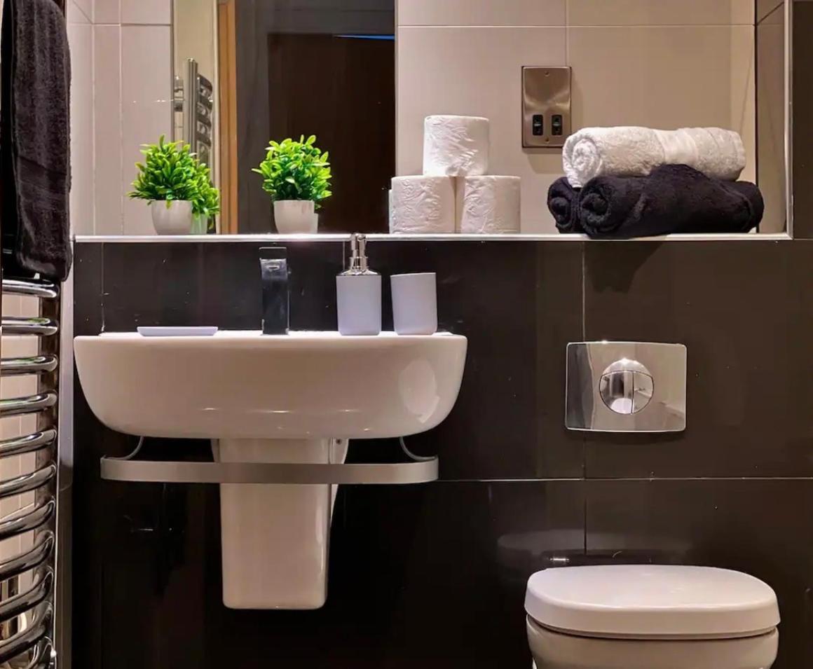 Apartment Penthouse Gem, Central, Scenic Views, Stylish, Modern, Centre 2br
